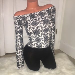 ‼️LAST CHANCE‼️Printed off the shoulder top